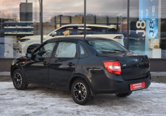 Подержанный автомобиль LADA (ВАЗ) Granta Sedan 2015 года (7 фото)