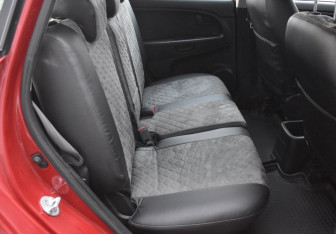 Подержанный автомобиль Kia Venga 2013 года (11 фото)