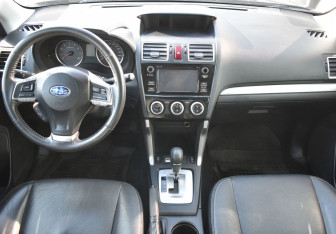 Подержанный автомобиль Subaru Forester Suv 2015 года (12 фото)