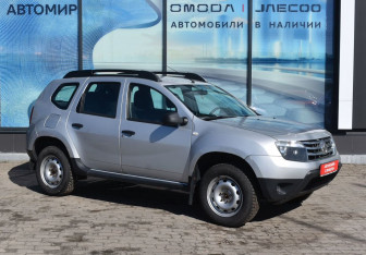 Подержанный автомобиль Renault Duster 2014 года (3 фото)