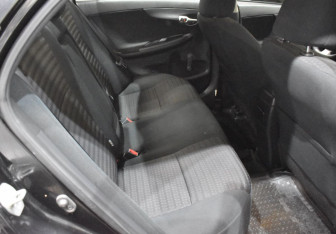 Подержанный автомобиль Toyota Corolla Sedan 2013 года (11 фото)