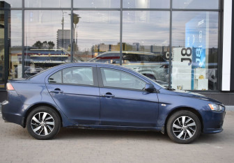 Подержанный автомобиль Mitsubishi Lancer Sedan 2011 года (4 фото)