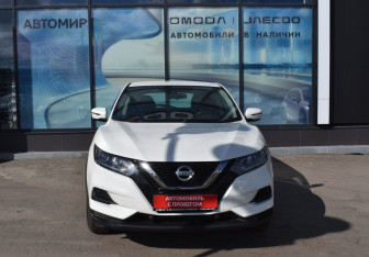 Подержанный автомобиль Nissan Qashqai 2020 года (2 фото)
