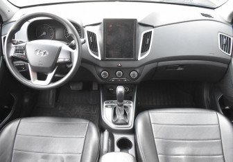 Подержанный автомобиль Hyundai Creta 2018 года (12 фото)