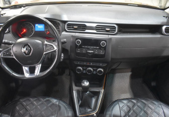 Подержанный автомобиль Renault Duster 2021 года (12 фото)