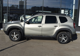 Подержанный автомобиль Renault Duster 2012 года (8 фото)