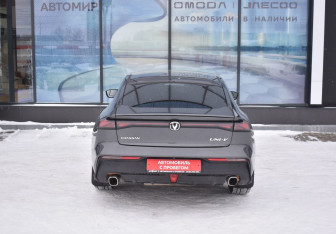 Подержанный автомобиль Changan UNI-V 2024 года (6 фото)