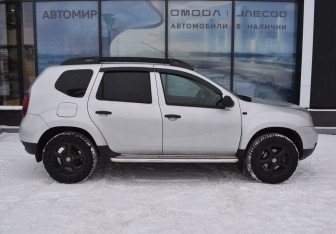 Подержанный автомобиль Renault Duster 2015 года (4 фото)
