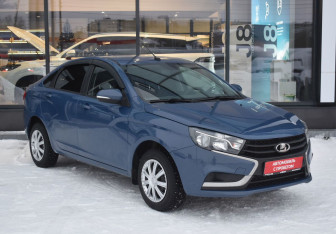 Подержанный автомобиль LADA (ВАЗ) Vesta Sedan 2019 года (3 фото)