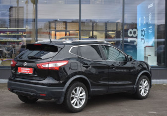 Подержанный автомобиль Nissan Qashqai 2016 года (5 фото)