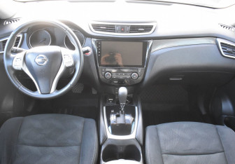 Подержанный автомобиль Nissan X-Trail 2016 года (12 фото)