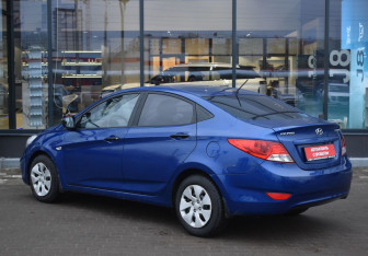 Подержанный автомобиль Hyundai Solaris Sedan 2012 года (7 фото)