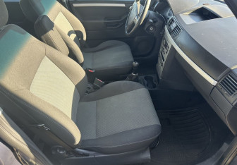 Подержанный автомобиль Opel Meriva 2008 года (11 фото)