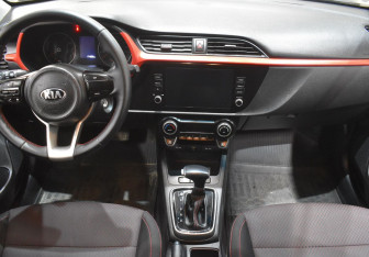 Подержанный автомобиль Kia Rio Hatchback 2021 года (12 фото)