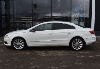 Подержанный автомобиль Volkswagen Passat CC 2011 года (8 фото)