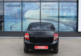 Подержанный автомобиль LADA (ВАЗ) Granta Sedan 2012 года (6 фото)