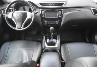 Подержанный автомобиль Nissan X-Trail 2017 года (12 фото)