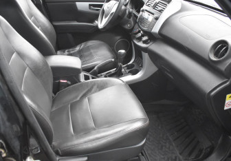 Подержанный автомобиль Lifan X60 2015 года (10 фото)