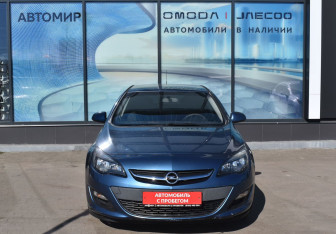 Подержанный автомобиль Opel Astra Hatchback 2012 года (2 фото)