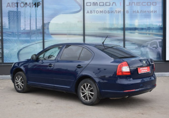 Подержанный автомобиль Skoda Octavia Liftback 2011 года (7 фото)