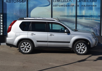 Подержанный автомобиль Nissan X-Trail 2012 года (4 фото)