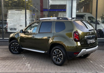 Подержанный автомобиль Renault Duster 2017 года (6 фото)