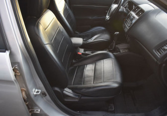 Подержанный автомобиль Mitsubishi ASX 2017 года (10 фото)