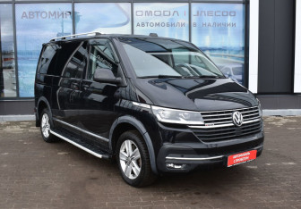 Подержанный автомобиль Volkswagen Multivan 2020 года (3 фото)