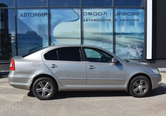 Подержанный автомобиль Skoda Octavia Liftback 2012 года (4 фото)