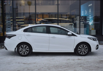 Подержанный автомобиль Omoda S5 2023 года (4 фото)