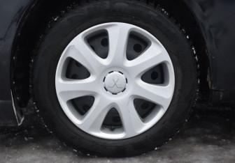 Подержанный автомобиль Mitsubishi Lancer Hatchback 2008 года (9 фото)