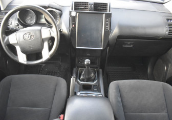 Подержанный автомобиль Toyota Land Cruiser Prado 2017 года (13 фото)