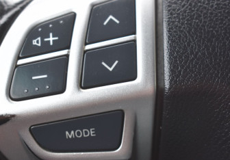 Подержанный автомобиль Mitsubishi Outlander 2011 года (11 фото)