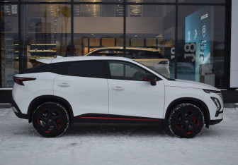 Подержанный автомобиль Omoda C5 2023 года (4 фото)