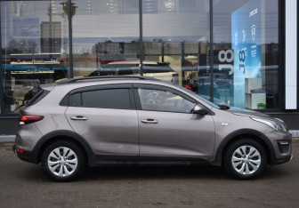 Подержанный автомобиль Kia Rio Hatchback 2020 года (4 фото)