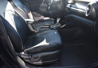 Подержанный автомобиль Kia Cerato Sedan 2019 года (10 фото)