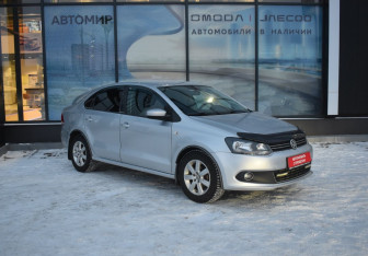 Подержанный автомобиль Volkswagen Polo Sedan 2011 года (3 фото)
