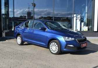 Подержанный автомобиль Skoda Rapid Liftback 2021 года (3 фото)