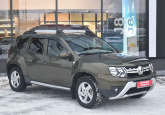 Подержанный автомобиль Renault Duster 2017 года (3 фото)