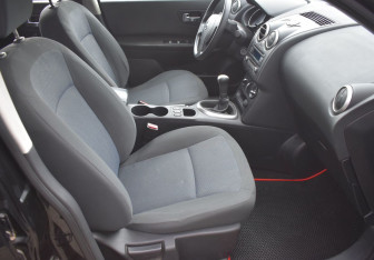 Подержанный автомобиль Nissan Qashqai 2012 года (9 фото)