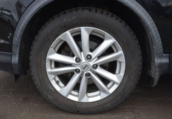 Подержанный автомобиль Nissan Qashqai 2016 года (9 фото)