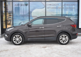 Подержанный автомобиль Hyundai Santa Fe 2017 года (8 фото)