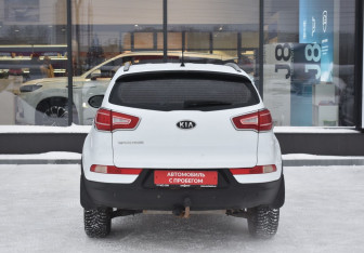 Подержанный автомобиль Kia Sportage 2011 года (6 фото)