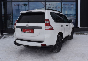 Подержанный автомобиль Toyota Land Cruiser Prado 2017 года (5 фото)
