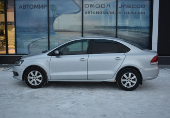 Подержанный автомобиль Volkswagen Polo Sedan 2011 года (8 фото)