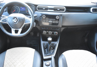 Подержанный автомобиль Renault Duster 2022 года (12 фото)