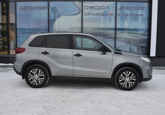 Подержанный автомобиль Suzuki Vitara 2021 года (4 фото)