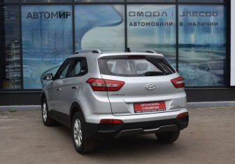Подержанный автомобиль Hyundai Creta 2019 года (7 фото)