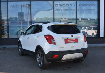 Подержанный автомобиль Opel Mokka 2013 года (7 фото)