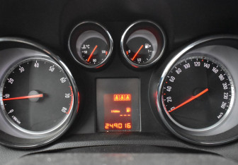 Подержанный автомобиль Opel Mokka 2014 года (12 фото)